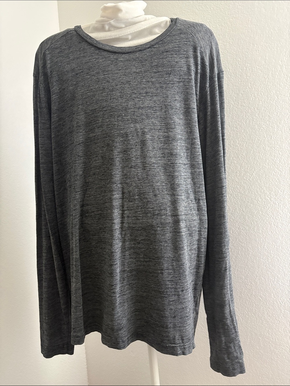 Athletic Works Gray Heather Long-Sleeve Crewneck Tee